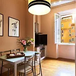 Trianon Borgo Pio 4*