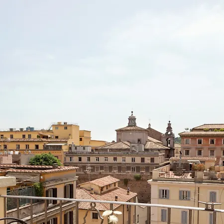 Hotel Trianon Borgo Pio 4*