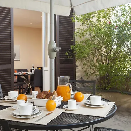 Trianon Borgo Pio 4* Roma