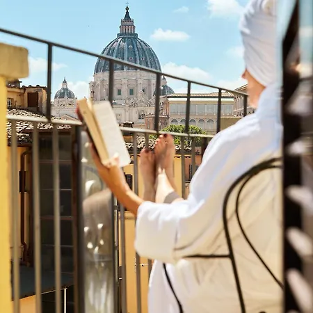 Hotel Trianon Borgo Pio 4*