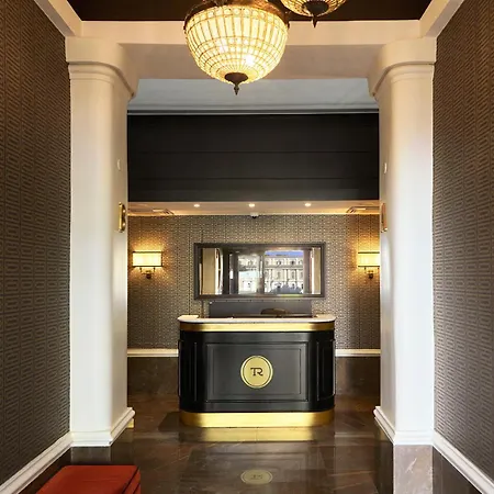 Hotel Trianon Borgo Pio 4*