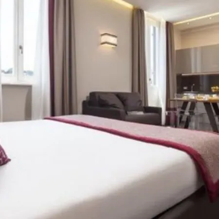 Hotel Trianon Borgo Pio 4*