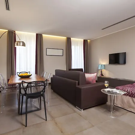 Trianon Borgo Pio 4*