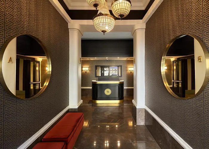 Hotel Trianon Borgo Pio 4*